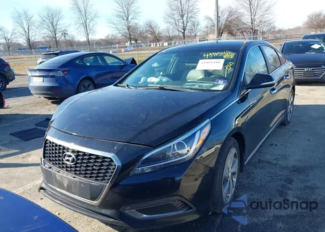 2017 Hyundai Sonata Hybrid Limited z USA, uszkodzony, nr VIN KMHE34L1XHA044808